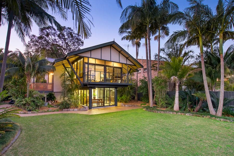 26 Como Road, Oyster Bay - Image 1
