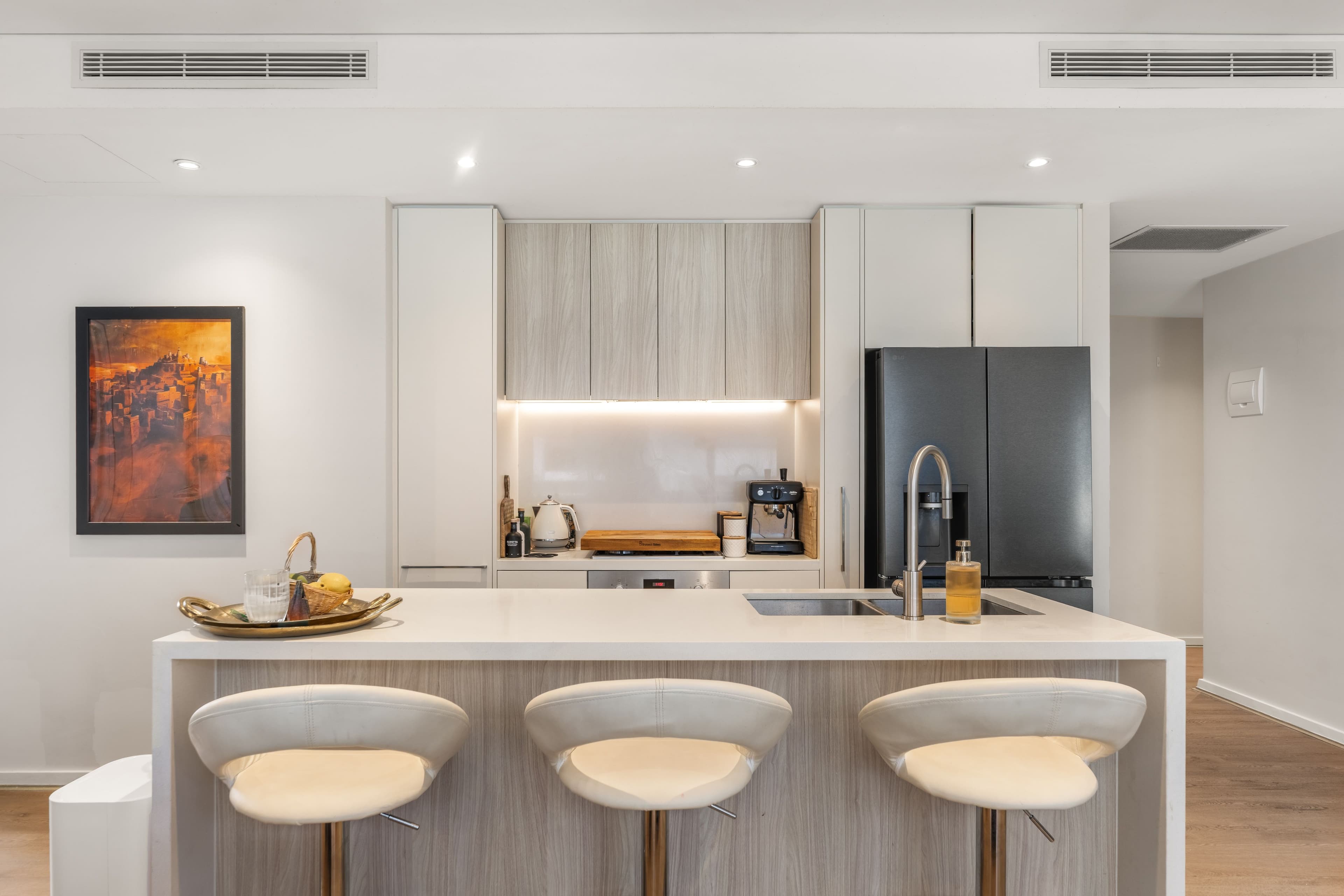 202/66 Glencoe Street, Sutherland NSW 2232, Sutherland - Thumbnail 2