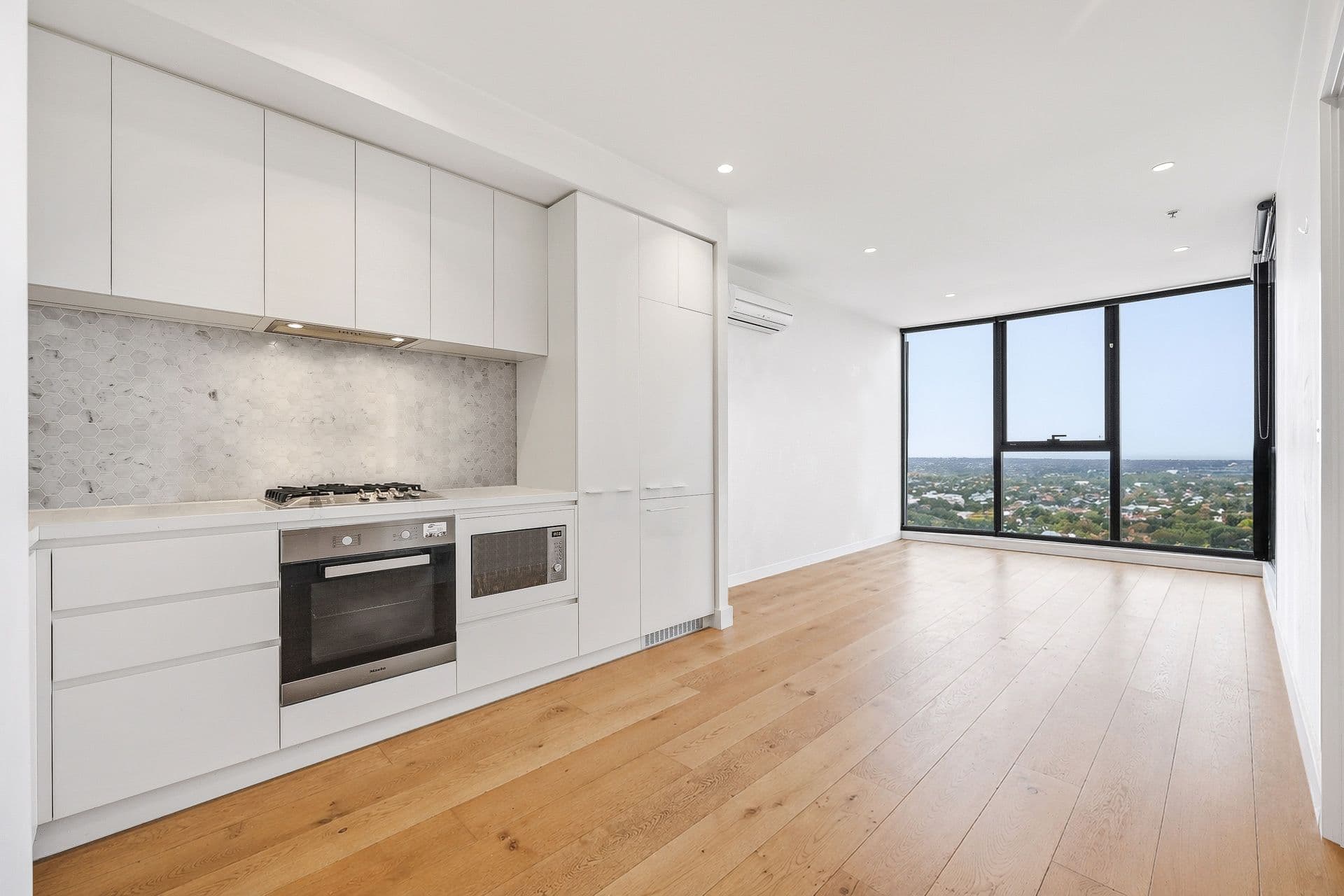3206/850 Whitehorse Road, Box Hill VIC 3128, Box Hill - Thumbnail 2