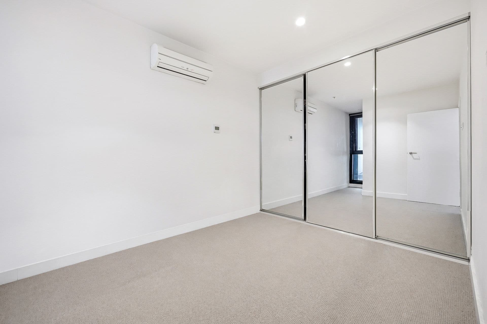 3206/850 Whitehorse Road, Box Hill VIC 3128, Box Hill - Thumbnail 4