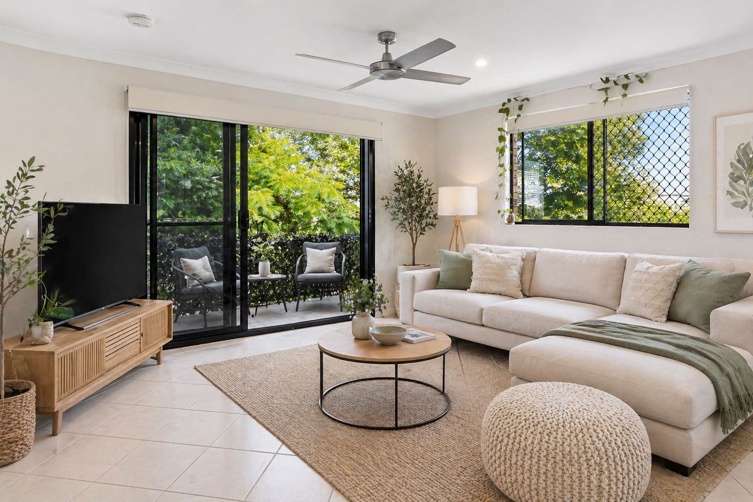 5/4 Milton Avenue, Paradise Point QLD 4216, Paradise Point - Image 1