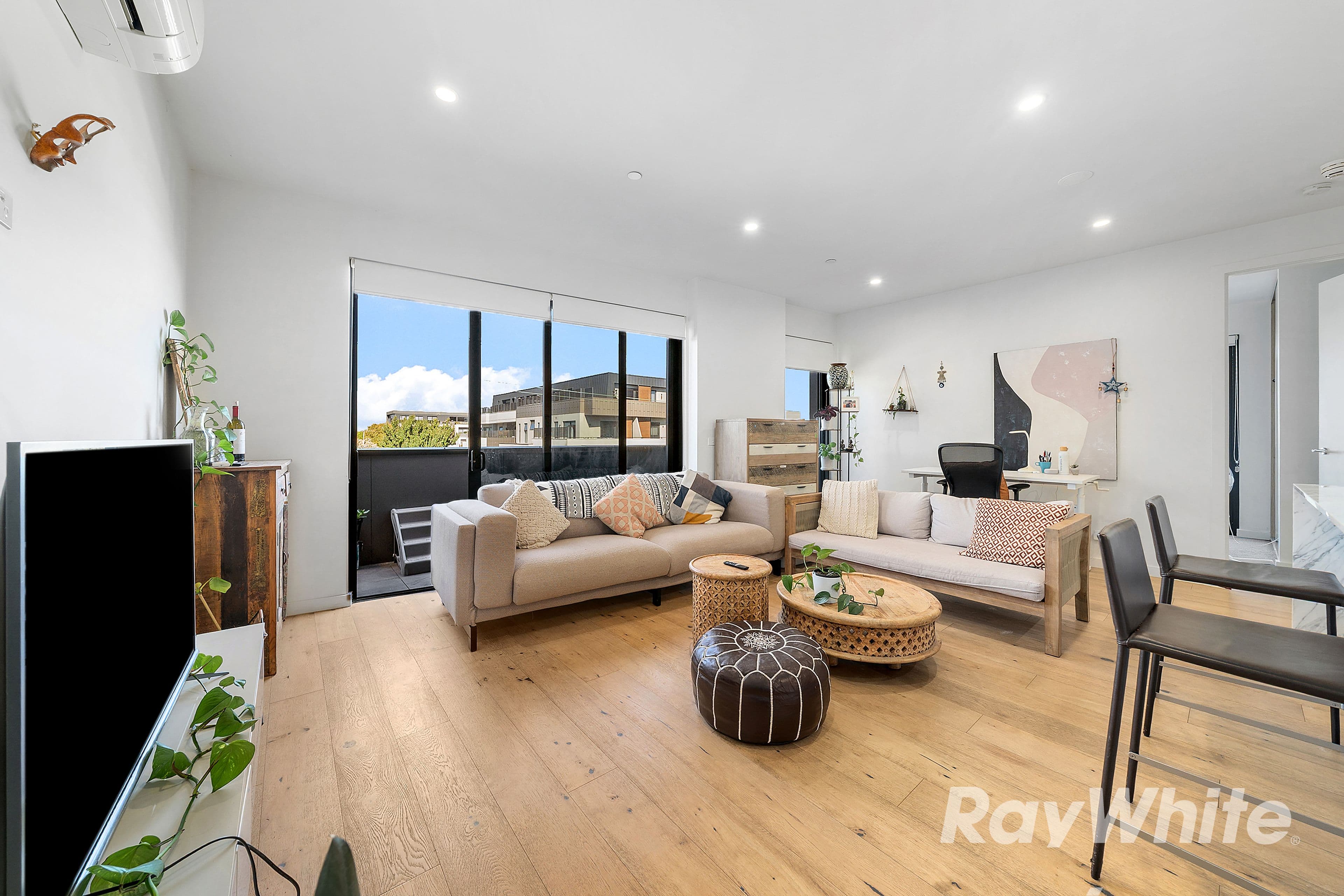 203/17 Elliott Avenue, Carnegie VIC 3163, Carnegie - Thumbnail 2