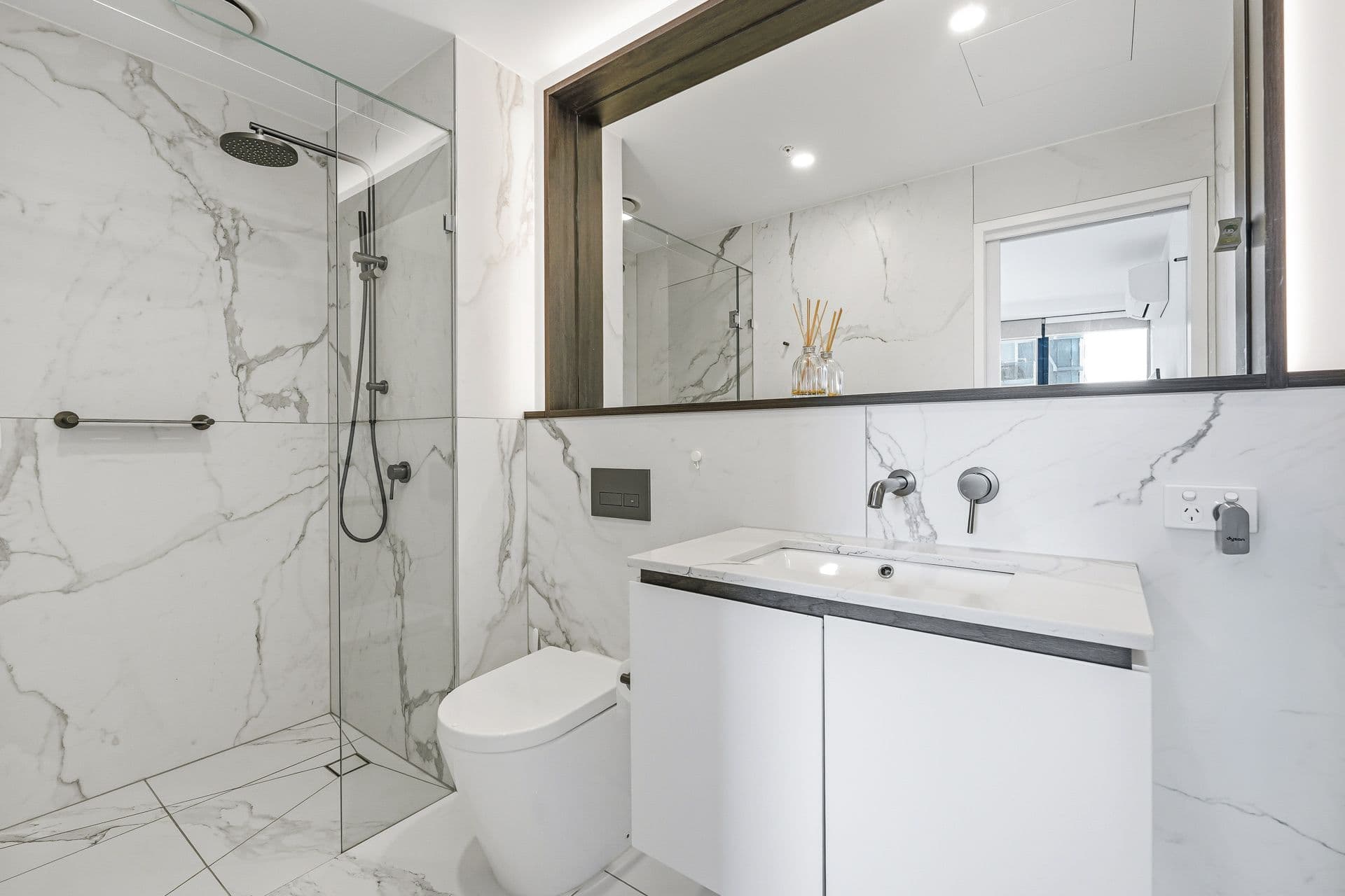 1004/828 Whitehorse Road, Box Hill VIC 3128, Box Hill - Thumbnail 8