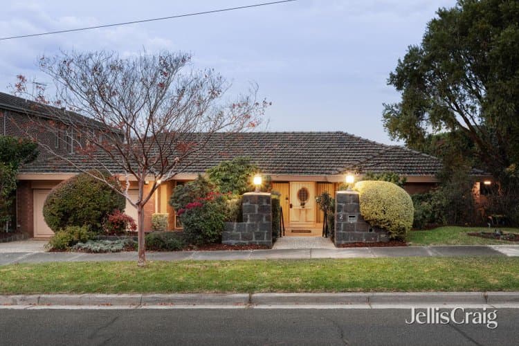 2 Rimington Avenue, Kew, Kew - Image 1