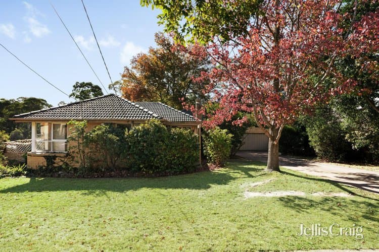 9 Meadow Crescent, Mount Waverley, Mount Waverley - Image 1