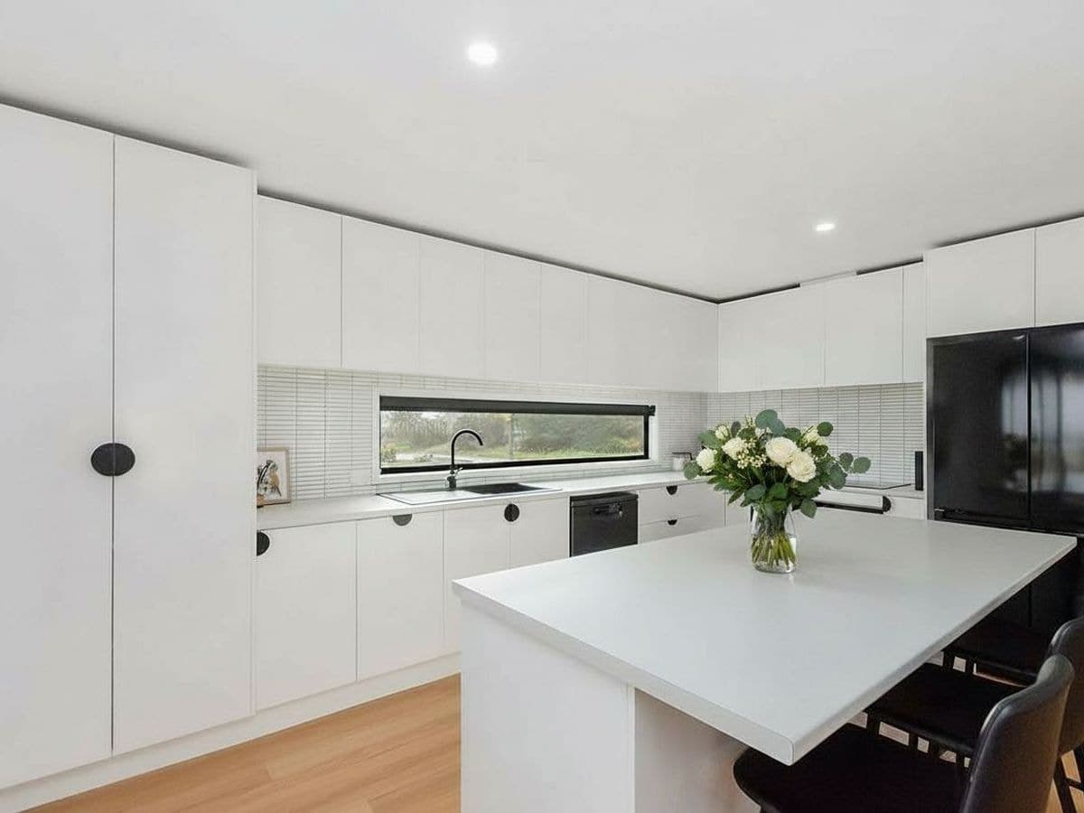 29 Theresa Street, Portland, VIC, Portland - Thumbnail 3