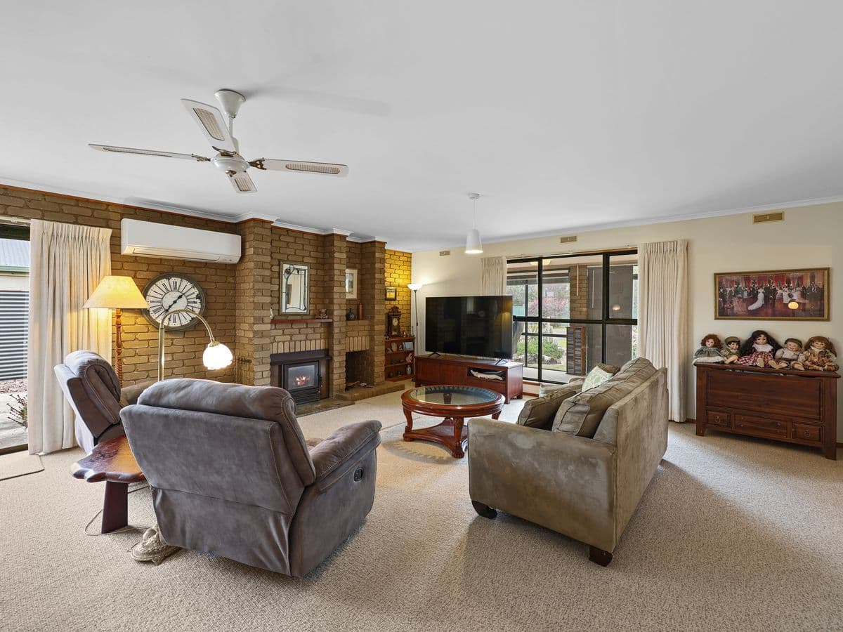 4 Catons Flat Road, Heywood, VIC, Heywood - Thumbnail 2