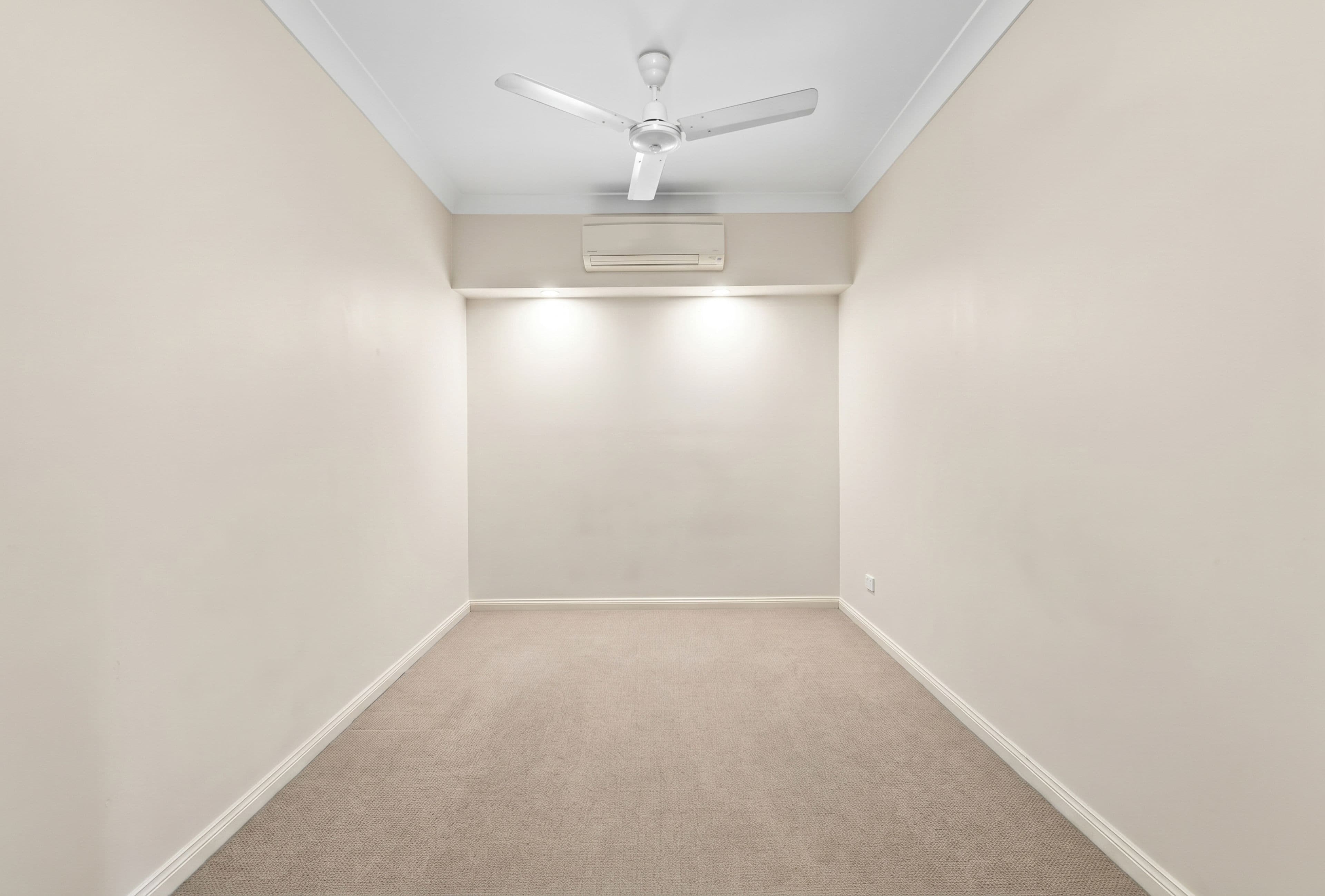 1106/37-41 Mann Street, Westcourt QLD 4870, Westcourt - Thumbnail 7