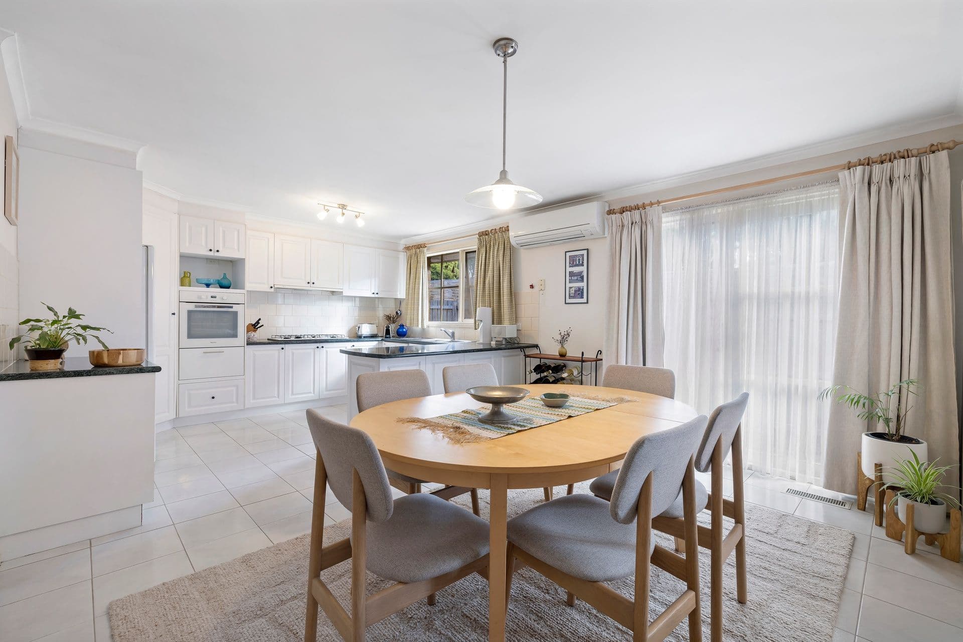 2/2 Ellesmere Road, Burwood East VIC 3151, Burwood East - Thumbnail 3