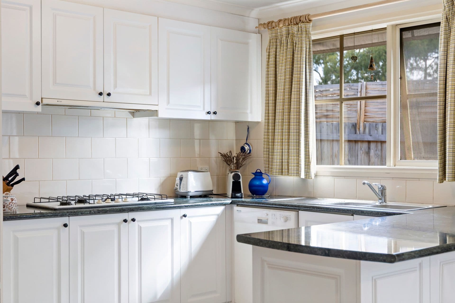 2/2 Ellesmere Road, Burwood East VIC 3151, Burwood East - Thumbnail 4