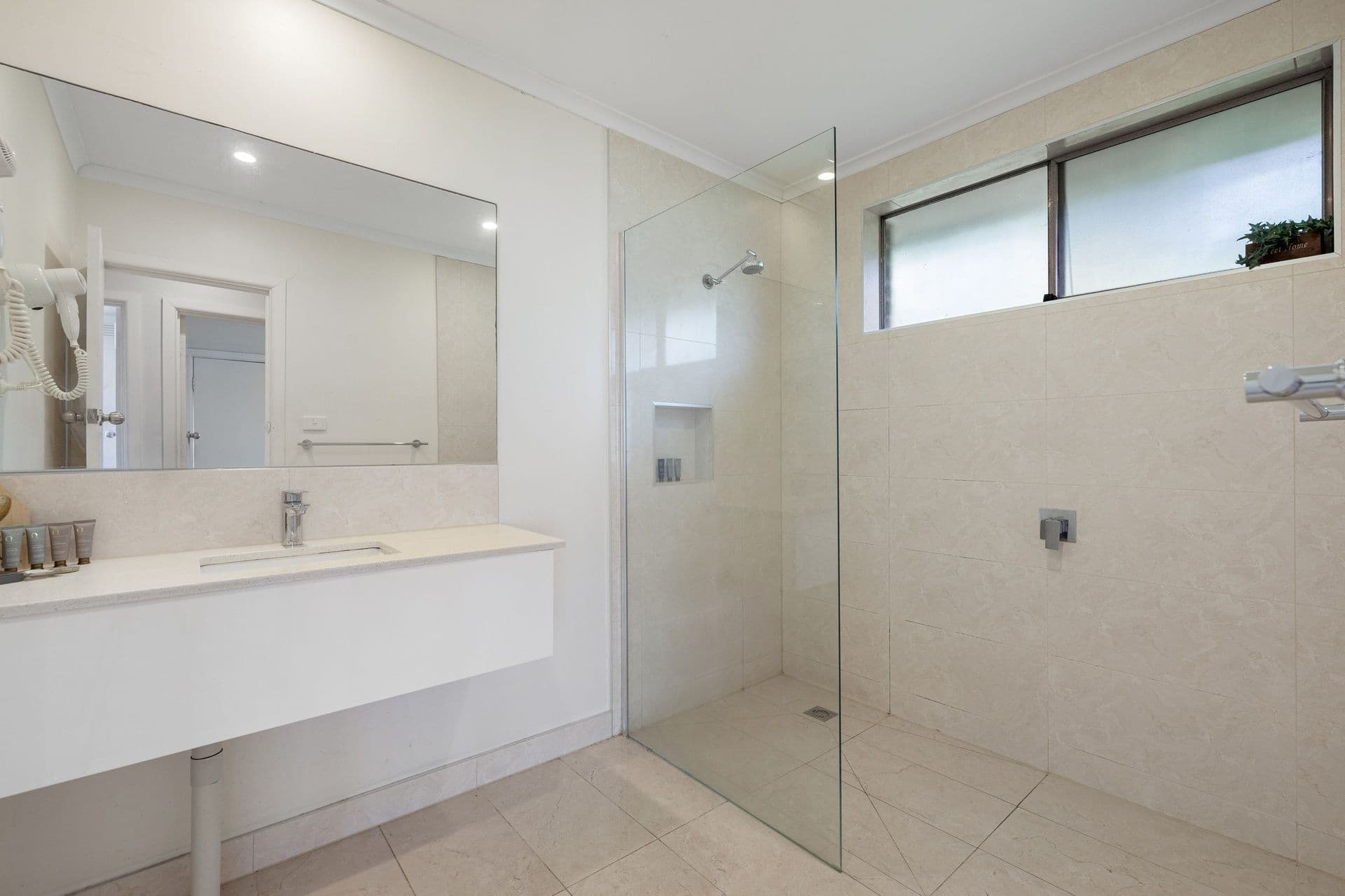 1&4/596 High Street Road, Glen Waverley VIC 3150, Glen Waverley - Thumbnail 4