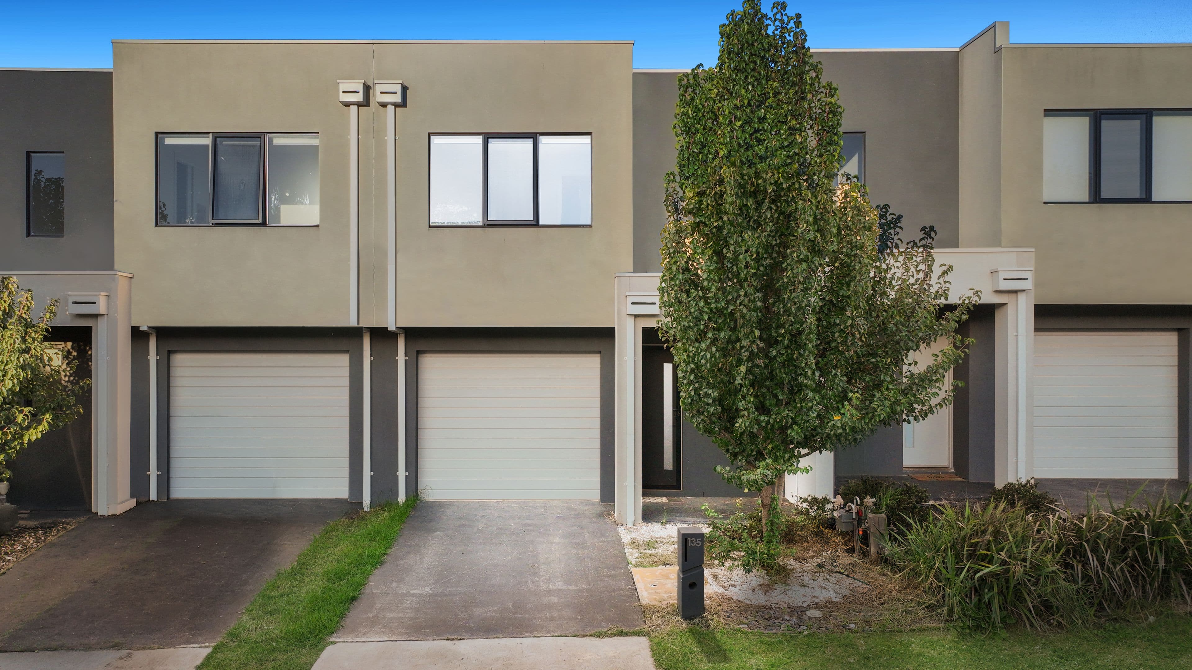 135 Willow Glen Boulevard, Cranbourne VIC 3977, Cranbourne - Thumbnail 2