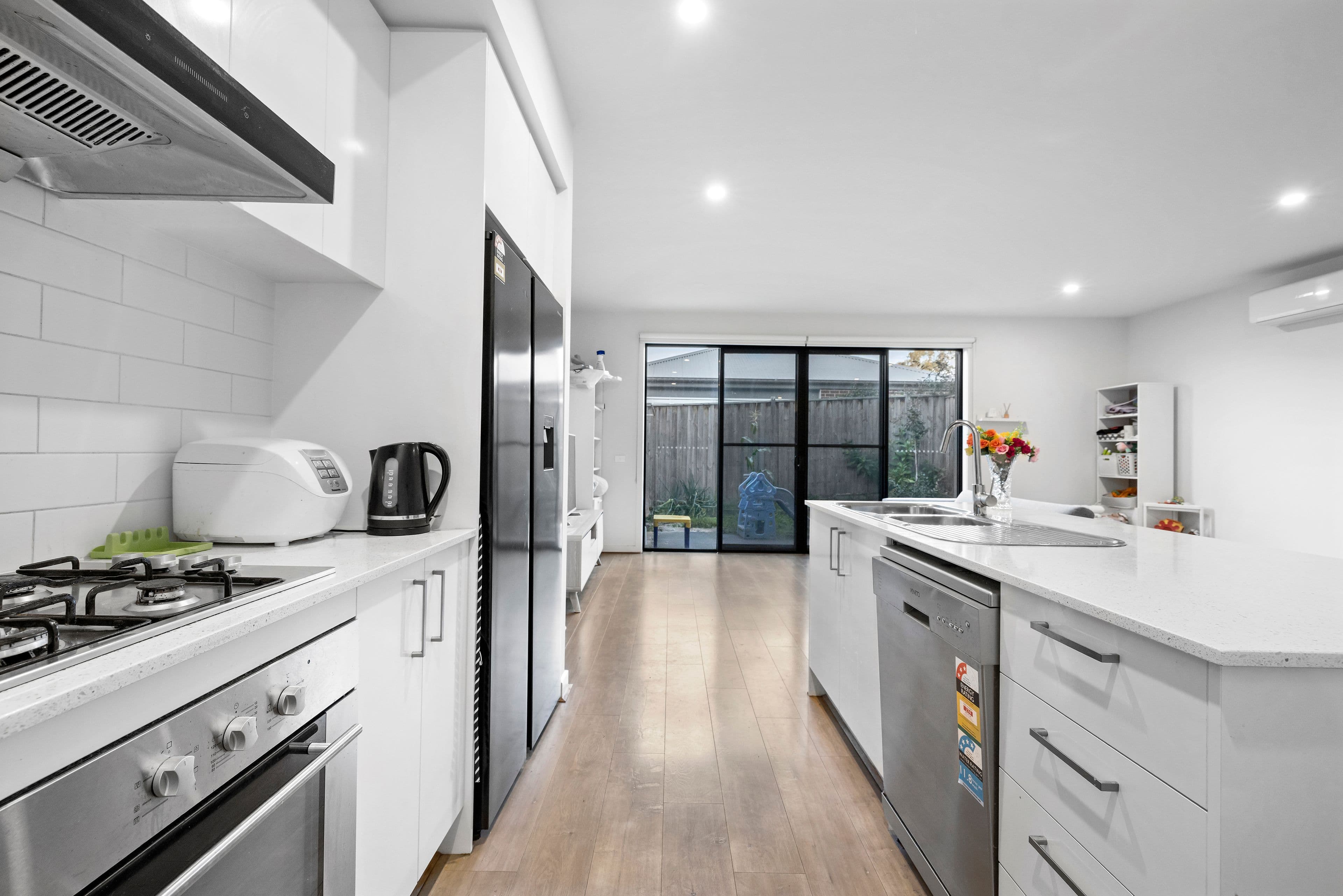 135 Willow Glen Boulevard, Cranbourne VIC 3977, Cranbourne - Thumbnail 4
