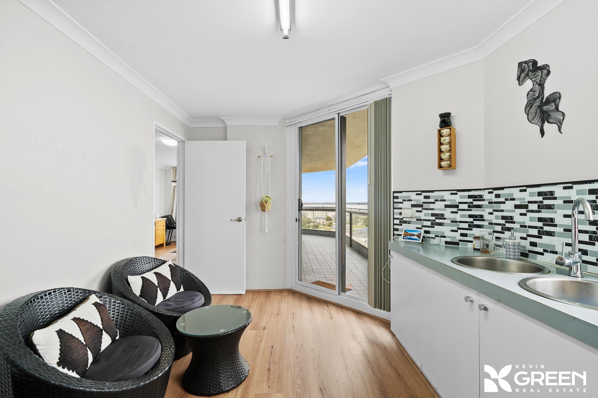 18/6A Valley Road, Halls Head WA, 6210, Halls Head - Thumbnail 4