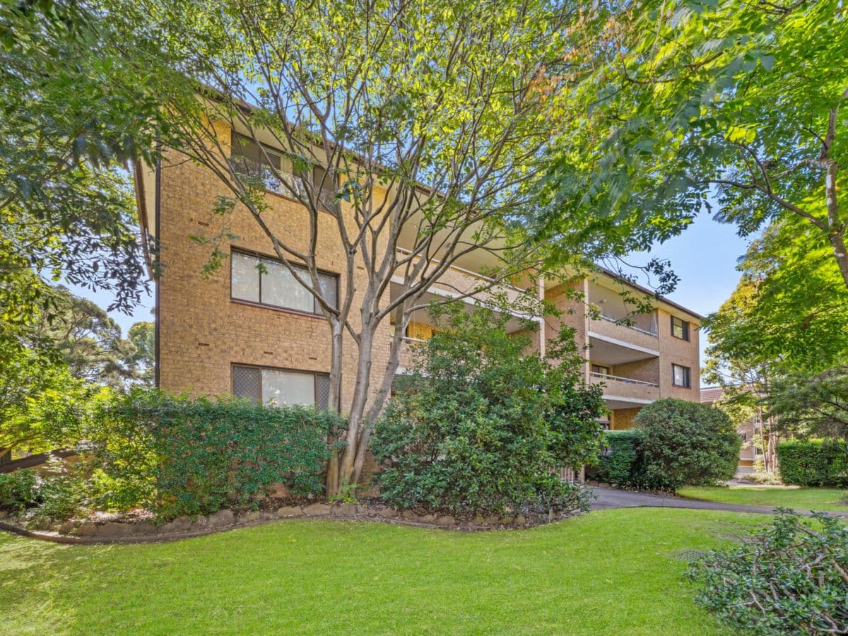 10/13-15 Helen Street, WESTMEAD, Westmead - Image 1