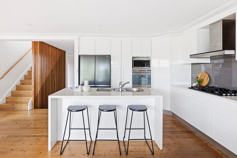 8 Herbert Street, Manly - Thumbnail 4