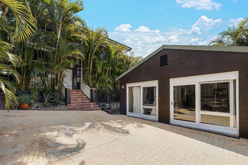 121 Barrenjoey Road, Mona Vale - Image 1