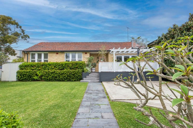 37 Thomas Street, North Manly - Thumbnail 2