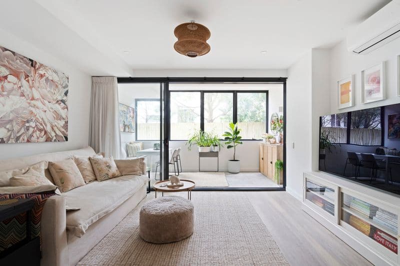 17/27a-29 Pine Avenue, Brookvale - Image 1