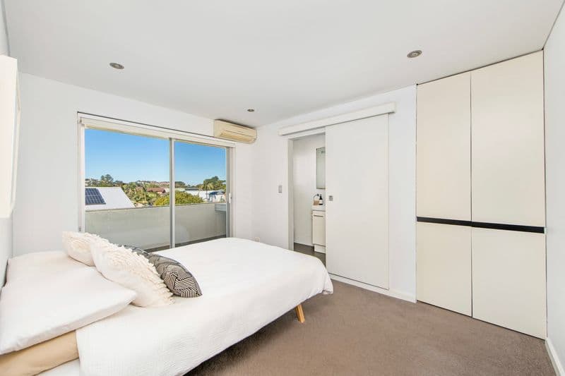 8/80 Wyadra Avenue, Freshwater - Thumbnail 4