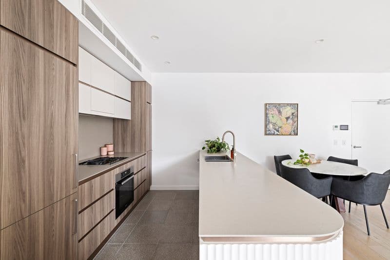 105/11 Lawrence Street, Freshwater - Thumbnail 3