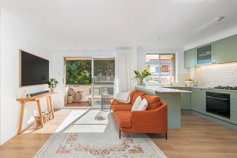 17/55 Wyuna Avenue, Freshwater - Image 1