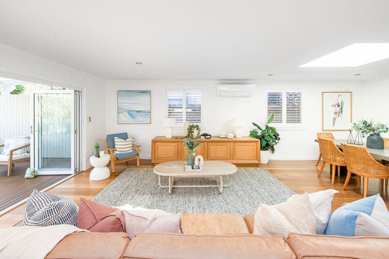 22 Johnson Street, Freshwater - Thumbnail 2