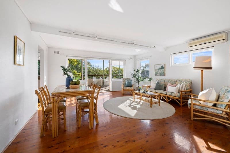 22 Ozone Street, Freshwater - Thumbnail 2