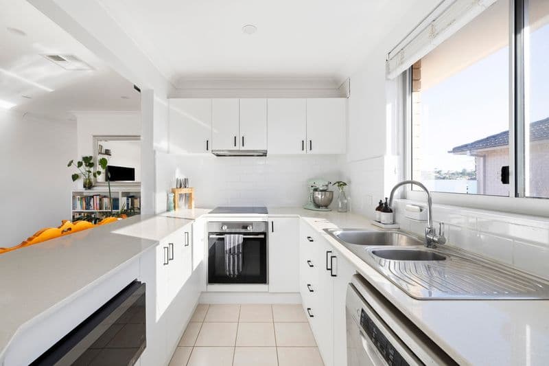 8/16-18 Dowling Street, Queenscliff - Thumbnail 3