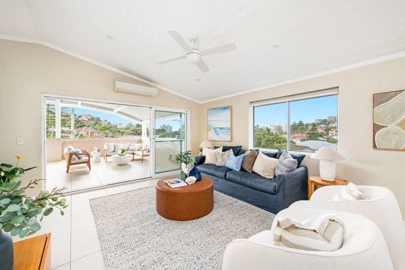 2/52 Albert Street, Freshwater - Image 1
