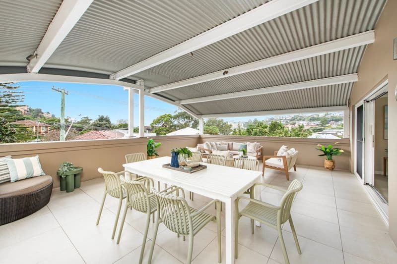 2/52 Albert Street, Freshwater - Thumbnail 3