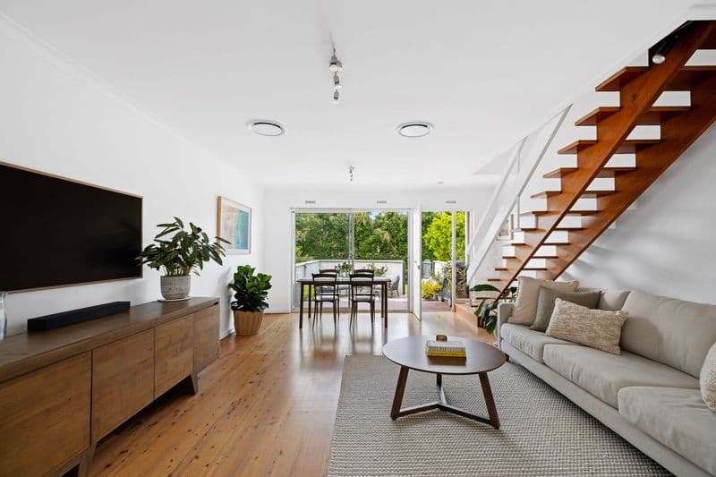 9/82 Soldiers Avenue, Freshwater - Image 1