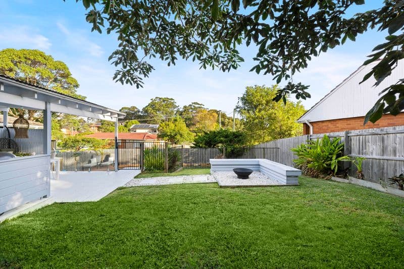 24 Lee Road, Beacon Hill - Thumbnail 2