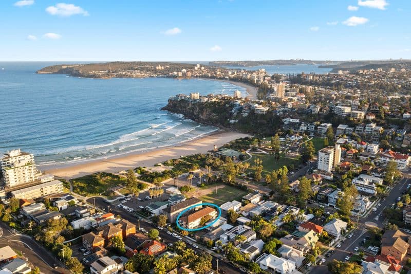 5/41 Ocean View Road, Freshwater - Image 1