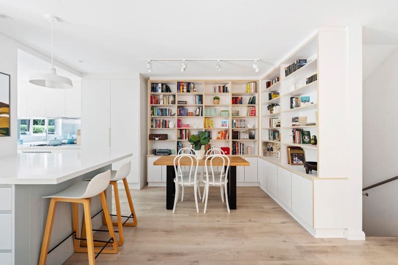 11/19-23 Waine Street, Freshwater - Thumbnail 2