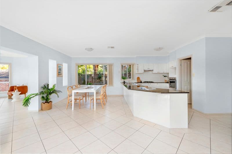 5 Grevillea Avenue, Warriewood - Thumbnail 2