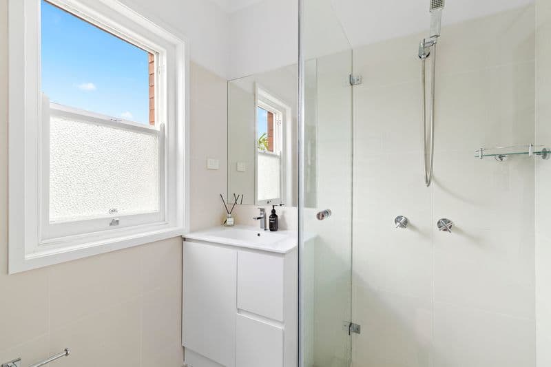 8/11 Reddall Street, Manly - Thumbnail 7
