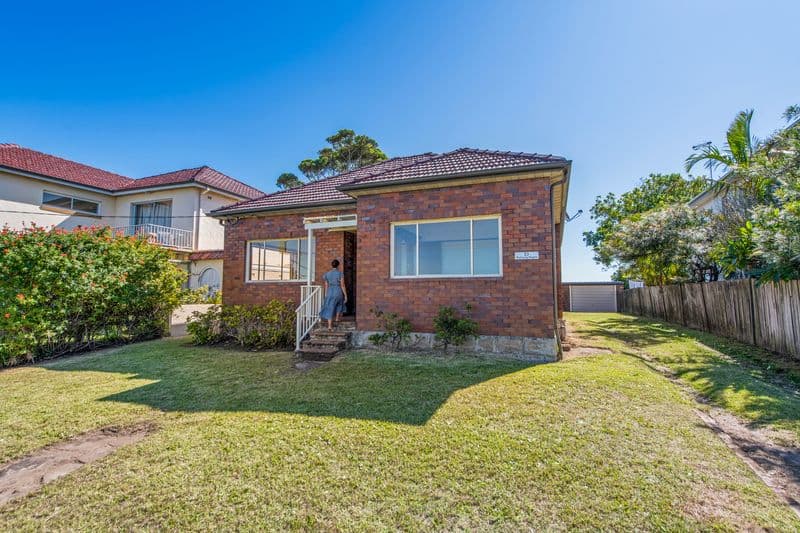 23 McDonald Street, Freshwater - Image 1
