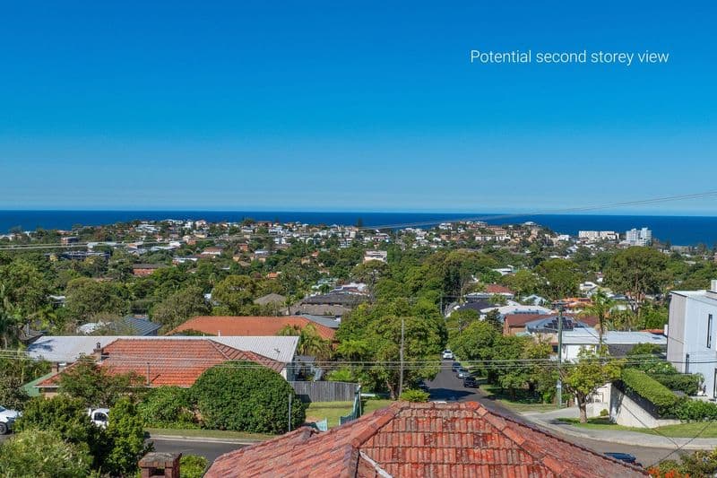 23 McDonald Street, Freshwater - Thumbnail 2