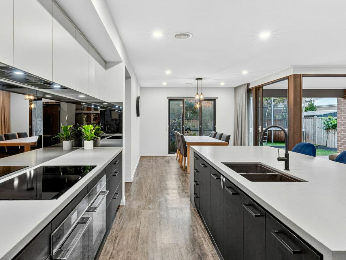 15 Penedrel Drive, MOUNT DUNEED, Mount Duneed - Thumbnail 2