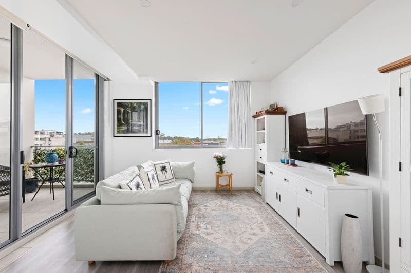 104a/23 Roger Street, Brookvale - Image 1