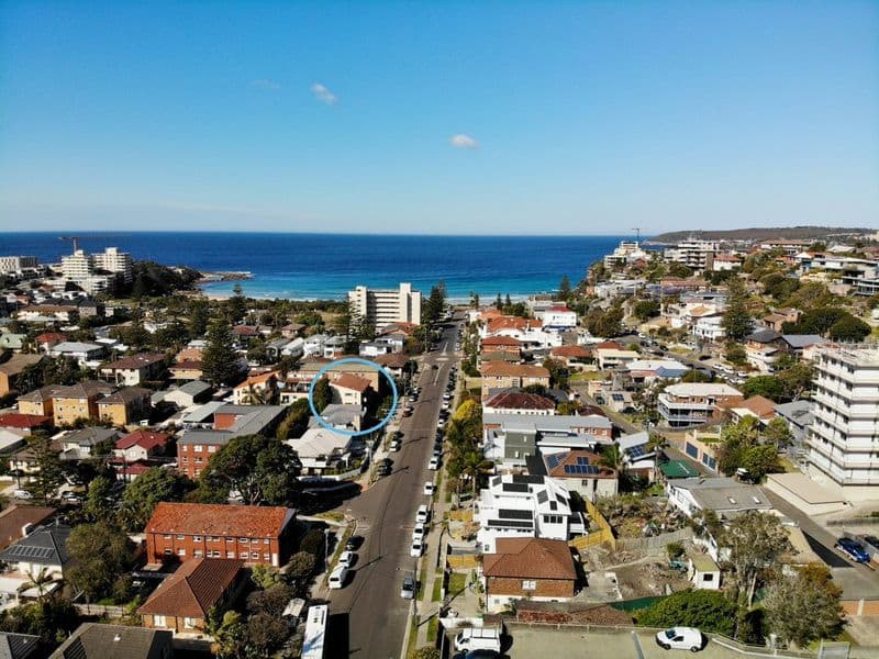 18/16 Moore Road, Freshwater - Image 1
