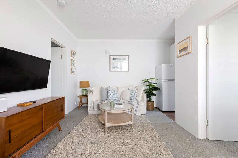 18/16 Moore Road, Freshwater - Thumbnail 2