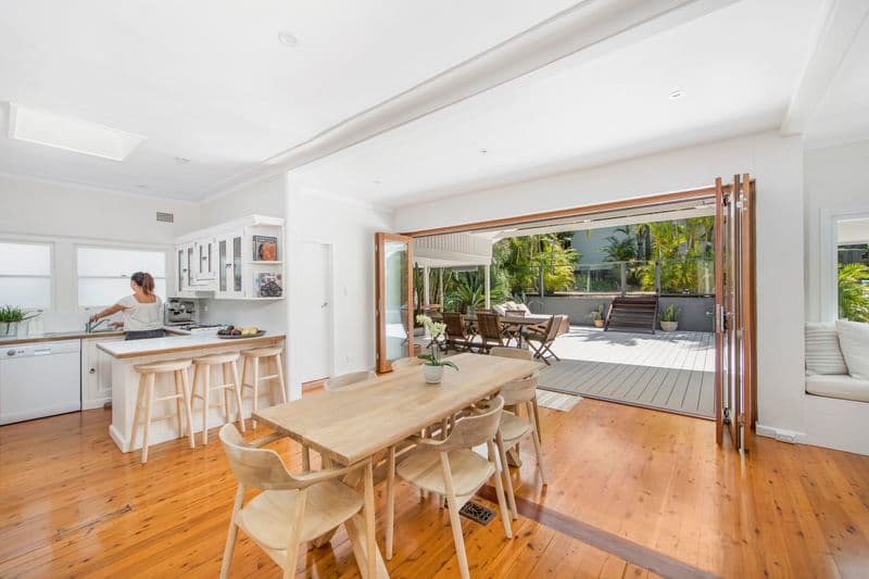 17 Waratah Street, Freshwater - Thumbnail 2