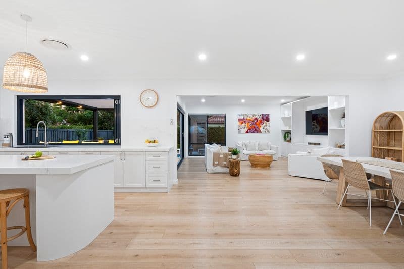 10 Lakeside Crescent, North Manly - Thumbnail 7