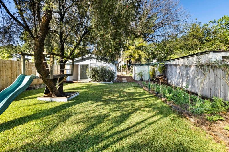 52 Brighton Street, Freshwater - Thumbnail 7