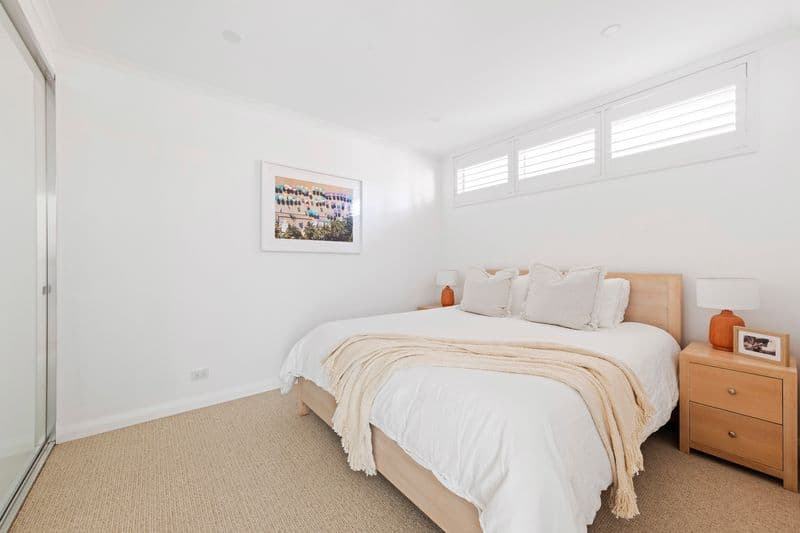 8/30 Kooloora Avenue, Freshwater - Thumbnail 3