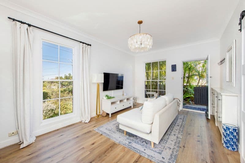4/64 Harbord Road, Freshwater - Thumbnail 3
