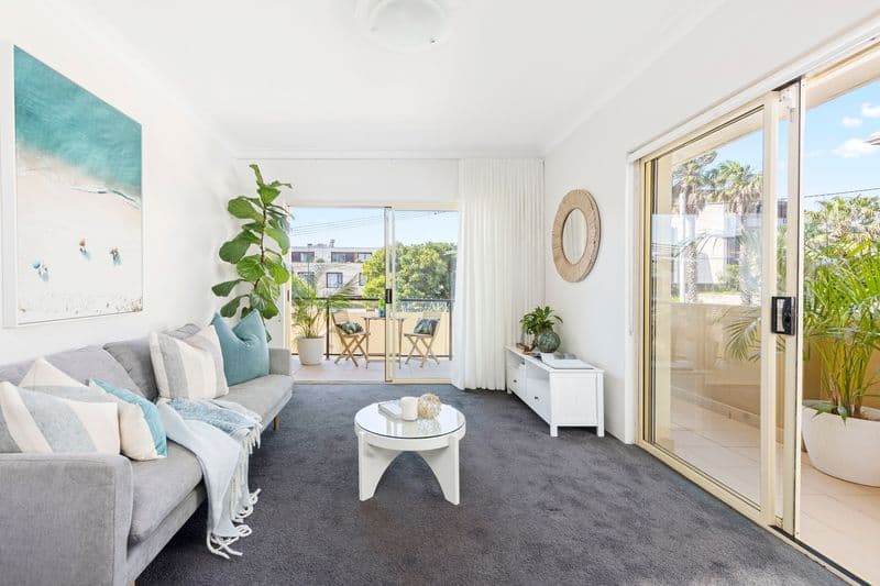 7/71 Evans Street, Freshwater - Image 1