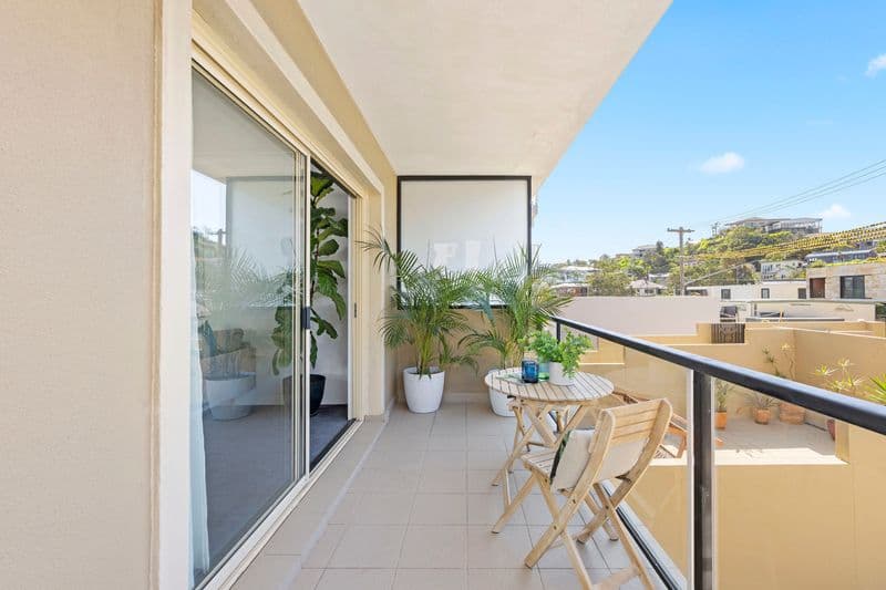7/71 Evans Street, Freshwater - Thumbnail 2